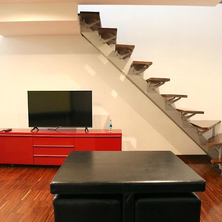 Апартаменти Cozy & Large Loft Famagosta Мілан Екстер'єр фото