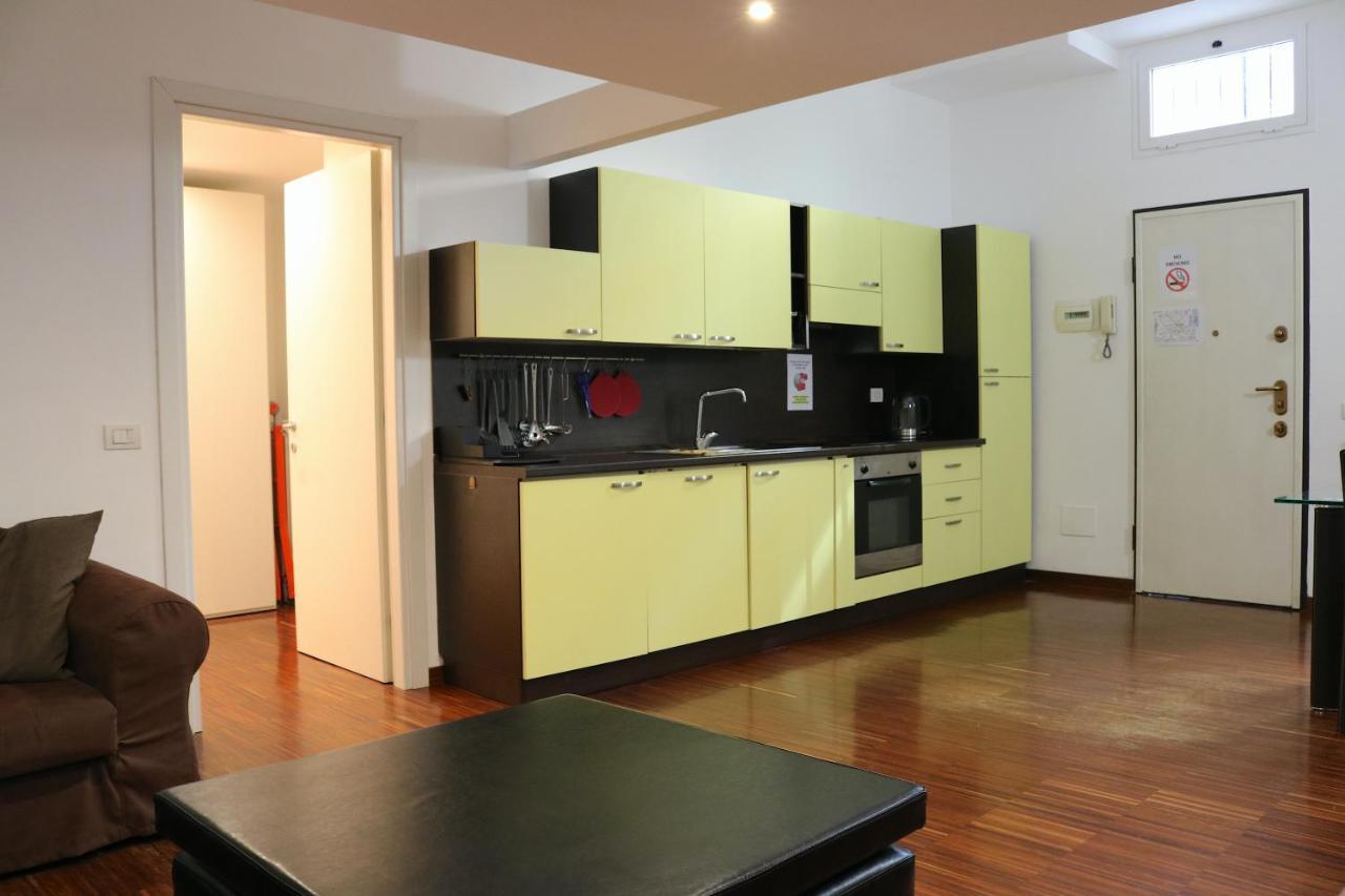 Апартаменти Cozy & Large Loft Famagosta Мілан Екстер'єр фото